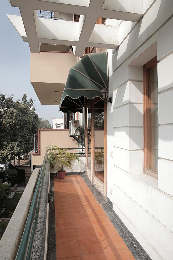 Ahuja Residency Cyber City I Hotel Gurgaon Exterior photo